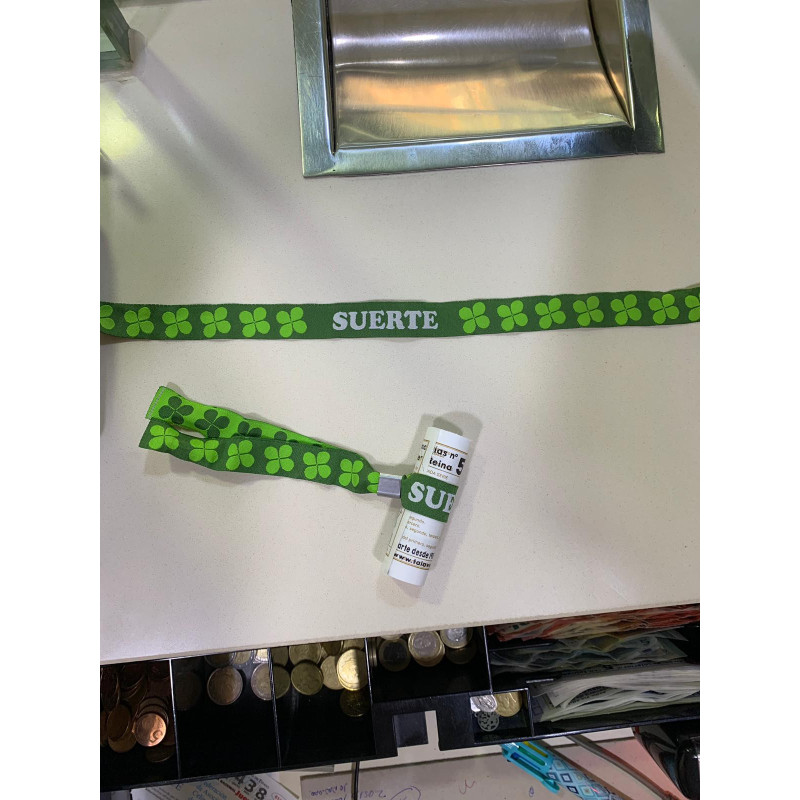 Pulseras bordadas de la SUERTE